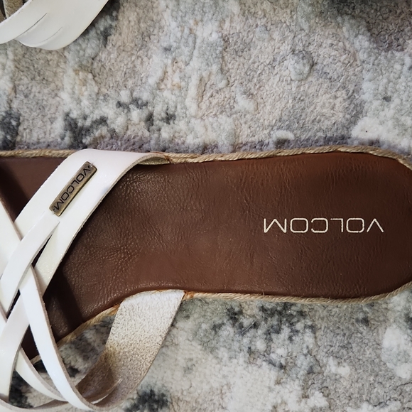 Volcom sandals - Picture 3 of 3
